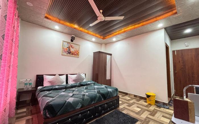 Pinewood Luxury Hotel