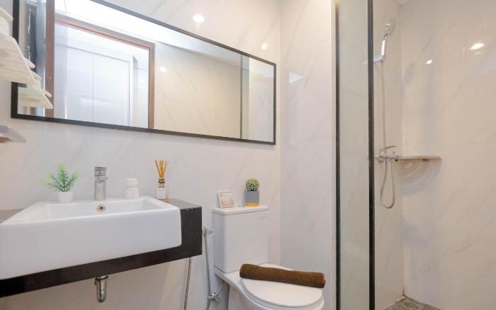 Modern Studio at Ciputra World 2 By Travelio