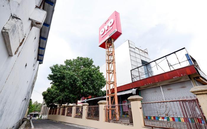 OYO 1706 Hotel H&w Solo