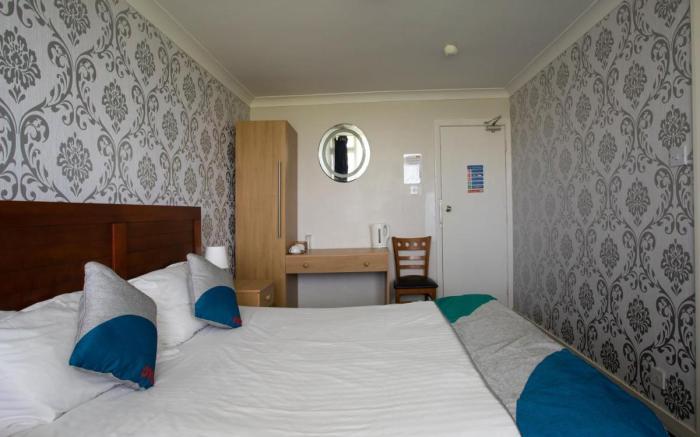 Executive Studio for 5