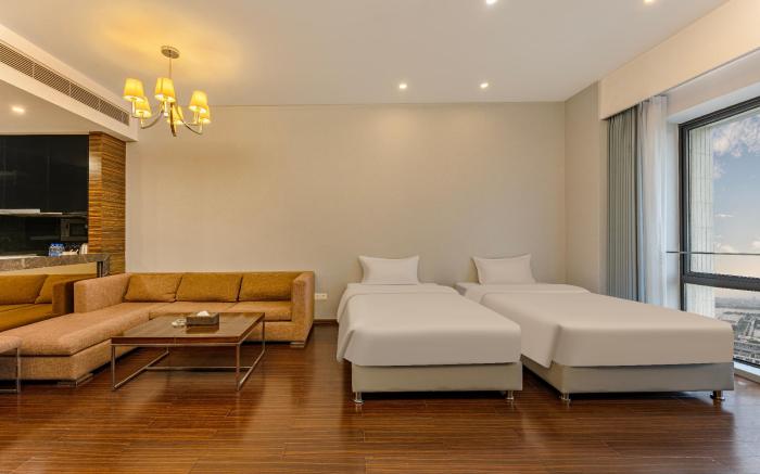 HeeFun Apartment GZ-Poly World Trading Center