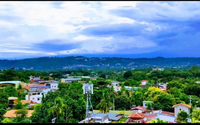 Spacious Central Davao City Getaway - Spacious Apartment with Shared Pool