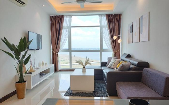 Sea view Netflix 2BR Paragon Residences