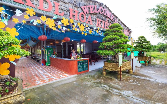 Sadec Farmstay – Bonsai Garden Retreat + Breakfast