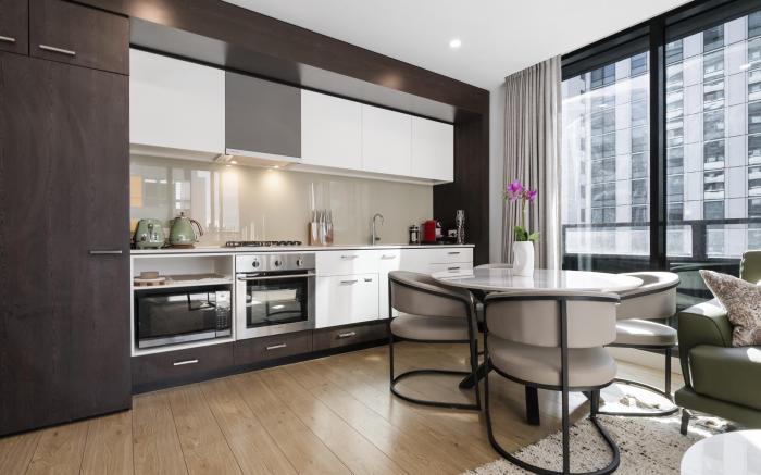 Sleek Southbank 2-Bed Apartment with Balcony Views