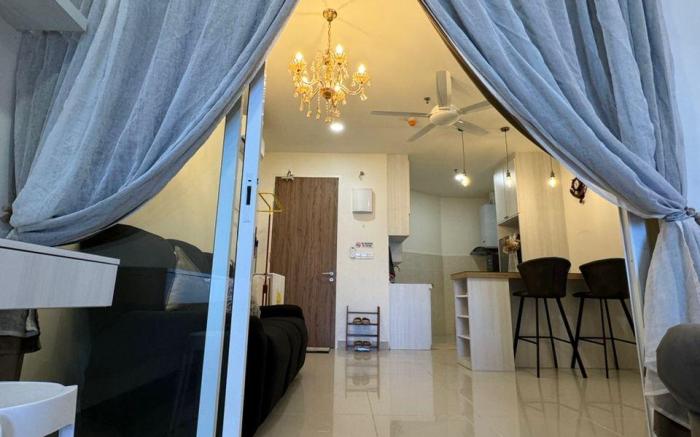 THE SHORE KK @ GOLDEN SUITES 