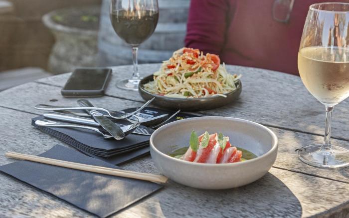 Stylish Brisbane City Stay with BBQ, Pool & Gym