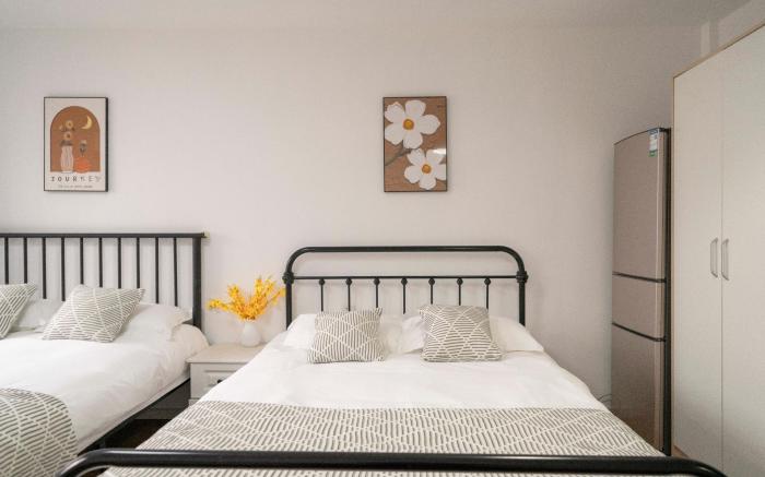 B&B 苏州河丨外白渡桥丨四行仓库抗战纪念馆丨上海陈毅广场丨黄浦会外滩丨外滩观光隧道丨河滨8