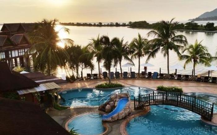 Langkawi Lagoon Floating Resort 02