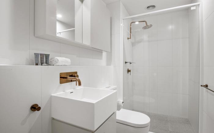 Bright 2-Bed Apartment in Fitzroy’s Heart