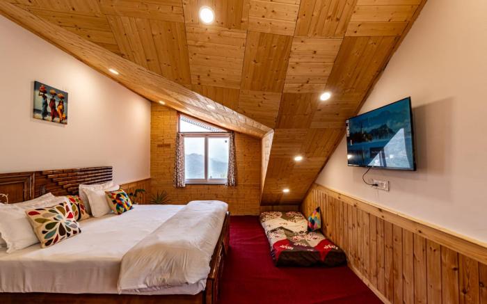 Pinecrest Villa by Splendid Hotels -Garden Balcony