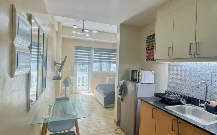 Cozy City Stay| Near SM |Free Wi-Fi & Pool Access