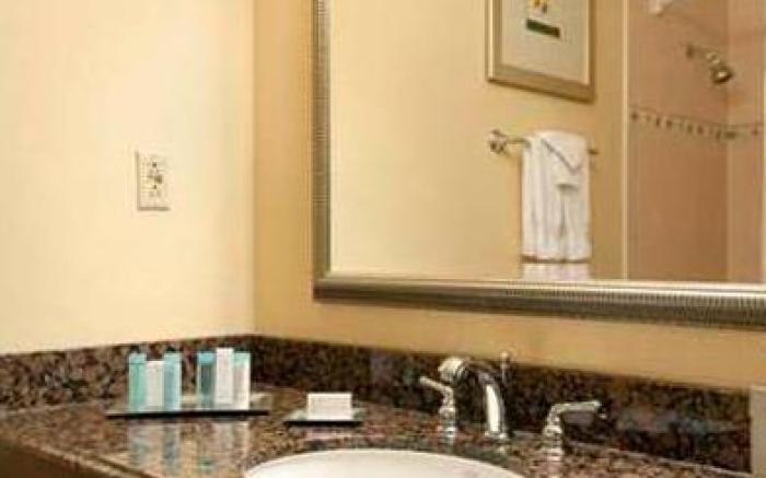 Doubletree By Hilton Newark-Fremont