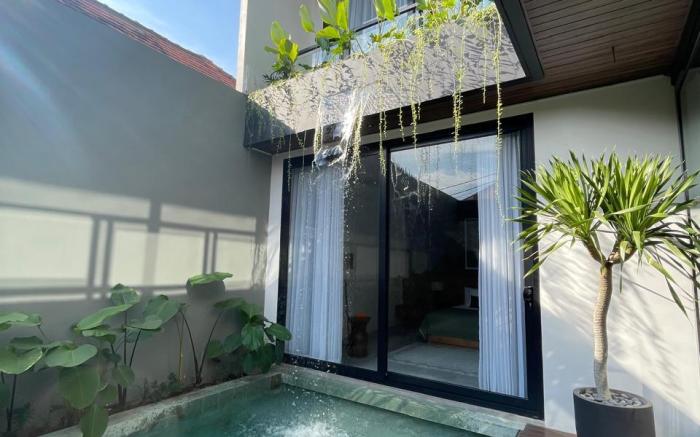 3BR Luxury Villa with Rooftop & Pool in Berawa