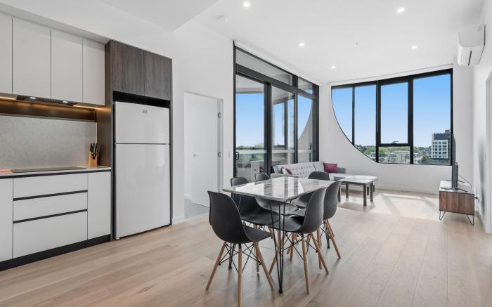 Generous 2-Bed Apartment with Great Amenities