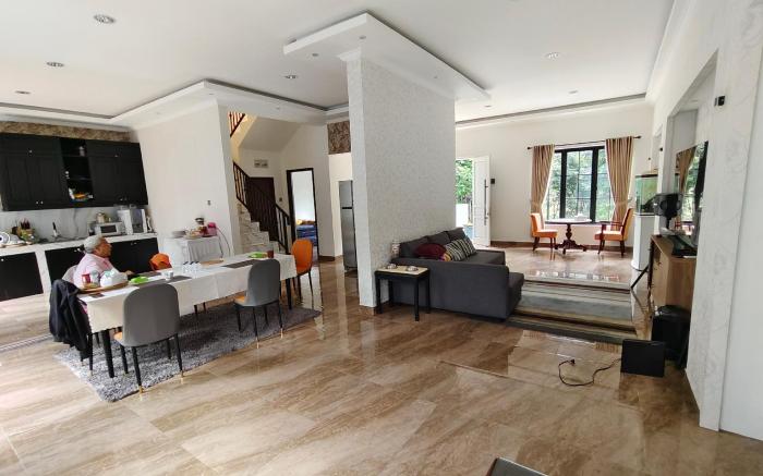 Villa sentul city sewa harian kolam renang rooftop