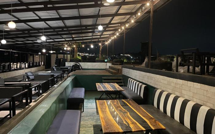 THE SUNSET HILL HOTEL & RESTO