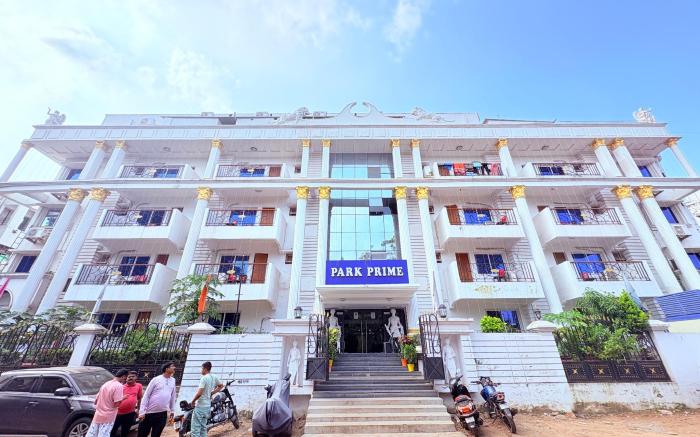 Hotel Park Prime with Swimming Pool Near Sea Beach