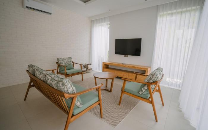 [1]Beachfront Boho-Chic 2BRVilla w/Private Jacuzzi