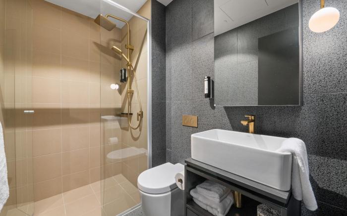 Cosy Braddon Studio with BBQ Area