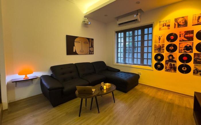 Home. Homestay - The Chamber Room