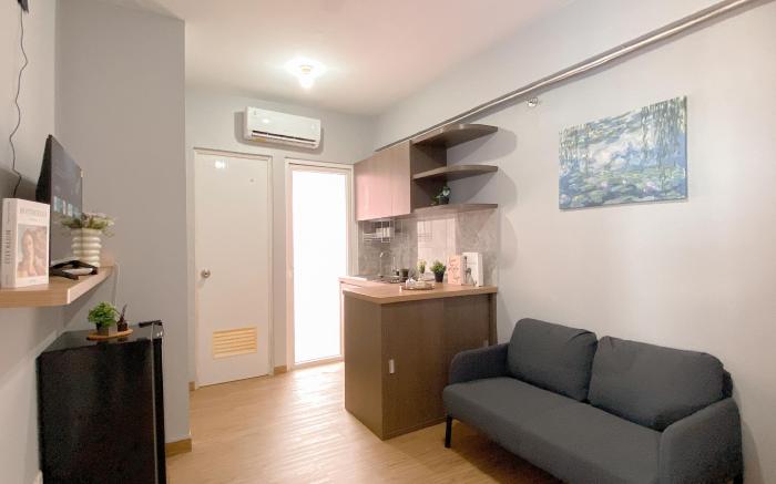 Trendy 2BR at Apt Green Pramuka City By Travelio