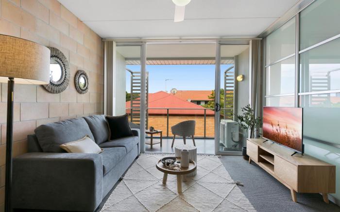 Sleek Apartment with Pool and Rooftop Terrace