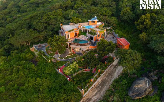 StayVista at RockEDGE - Shoolagiri