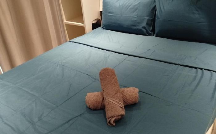 Lovely Queen Studio with Balcony by ComfyAsia