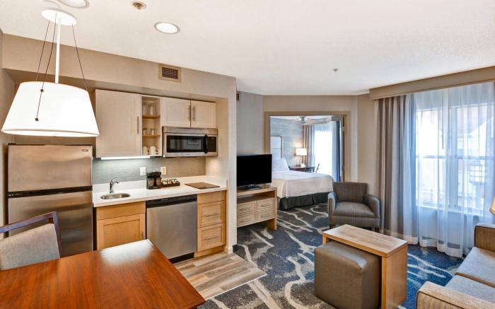 Homewood Suites by Hilton Hartford Windsor Locks