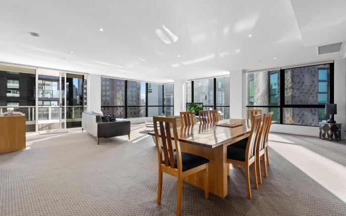 2-Bed Inner-City Pad with Gym & Sauna