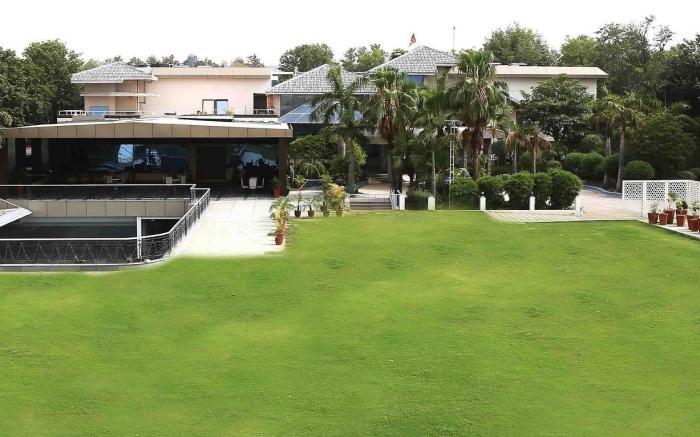Dee Marks Hotel and Resorts