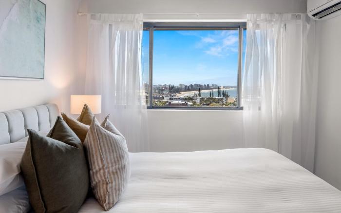 2-Bed near Beach with BBQ & Stunning Ocean Views