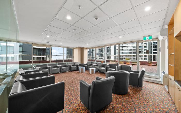 Central ACT Studio with Indoor Pool and Gym