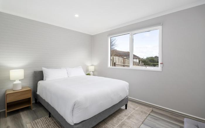 2-Bed Rosebud Apartment with BBQ & Garden