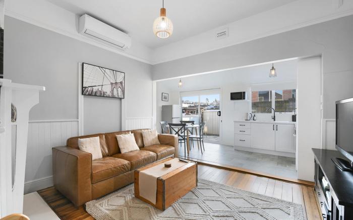 Charming 2-Bed House in North Hobart