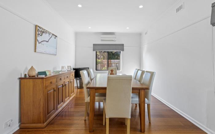 Spacious 3-Bed With Outdoor Dining Near Airport