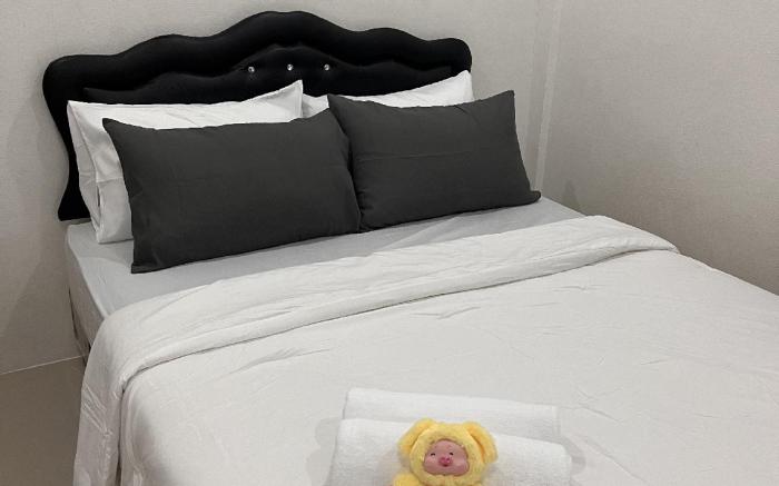 Cozy Hideaway 2 BR room2