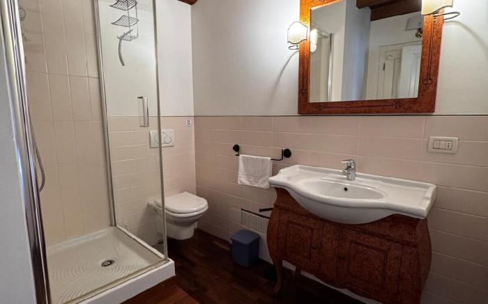 5 minutes from Bassano – Room & Fitness Area