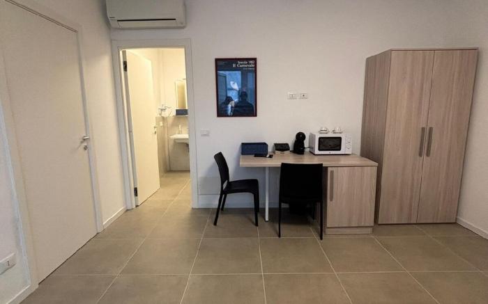Modern Room near Venice & Airport – Free Parking 4