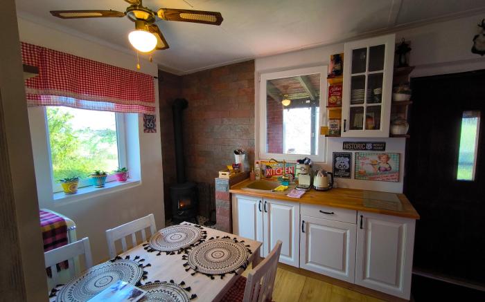 Zlatokopecká chata Arizona s koupacím sudem