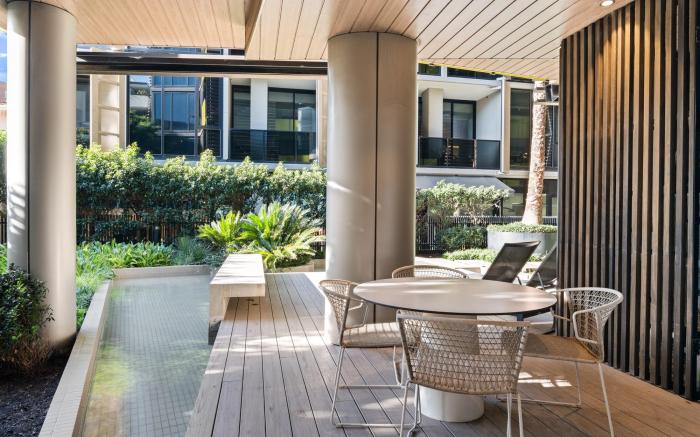 Elegant 1-Bed Apartment with Premium Amenities