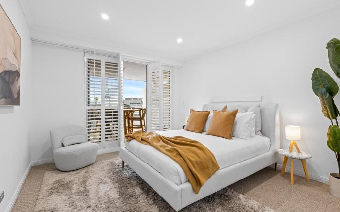 Scenic Beachside 3-bedroom with Water Views