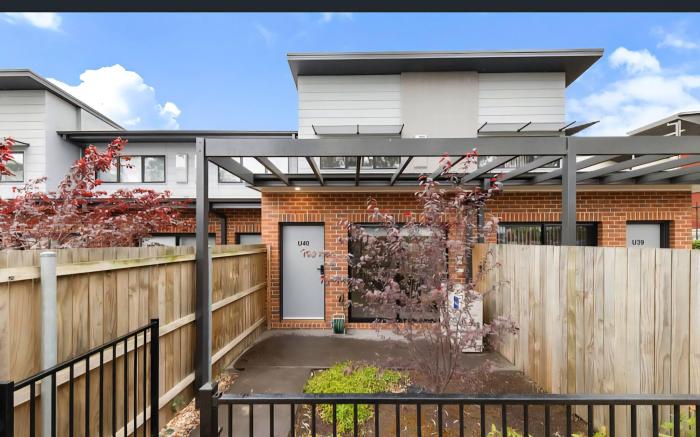 Stylish 2BR Retreat Near UC  Belconnen Mall