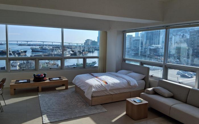 Hello Jagalchi, New flat in fantastic location