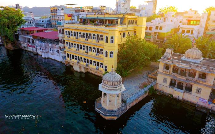 Sarovar - Lake Facing Boutique Hotel On Lake Pichola