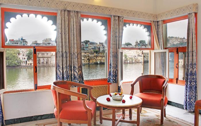 Sarovar - Lake Facing Boutique Hotel On Lake Pichola