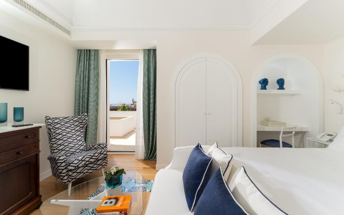 Pazziella Garden & Suites