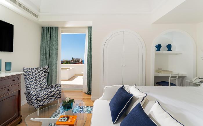 Pazziella Garden & Suites