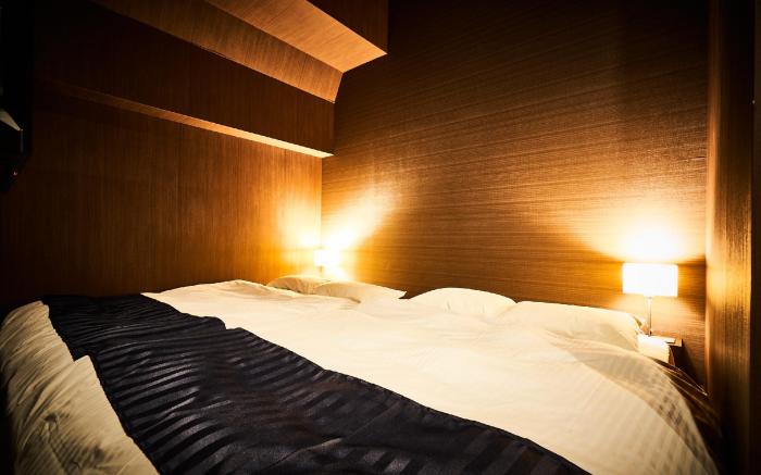 AND HOSTEL HOMMACHI EAST
